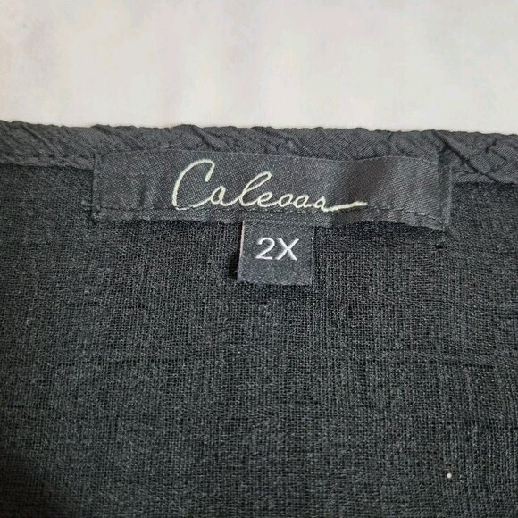 Calessa Women's Tunic Size 2X Floral Embroidered Top Black Animal Print (53) - Picture 9 of 10